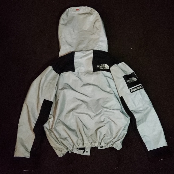 SUPREME x THE NORTH FACE MOUNTAIN PARKA